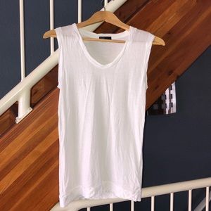 Never Worn Sleeveless Gap Top